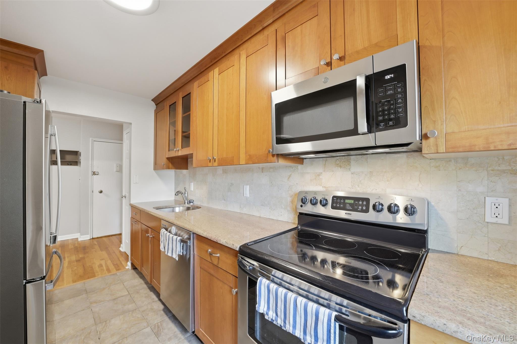 140 N Broadway P-4 Property Photo 10