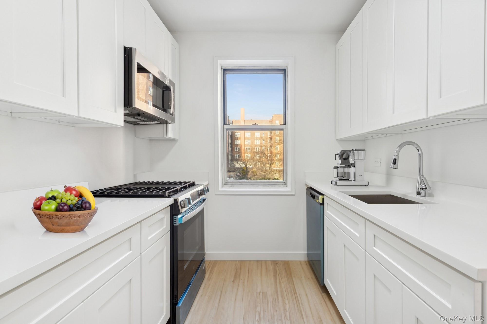 3701 Henry Hudson Parkway 3b Property Photo 7