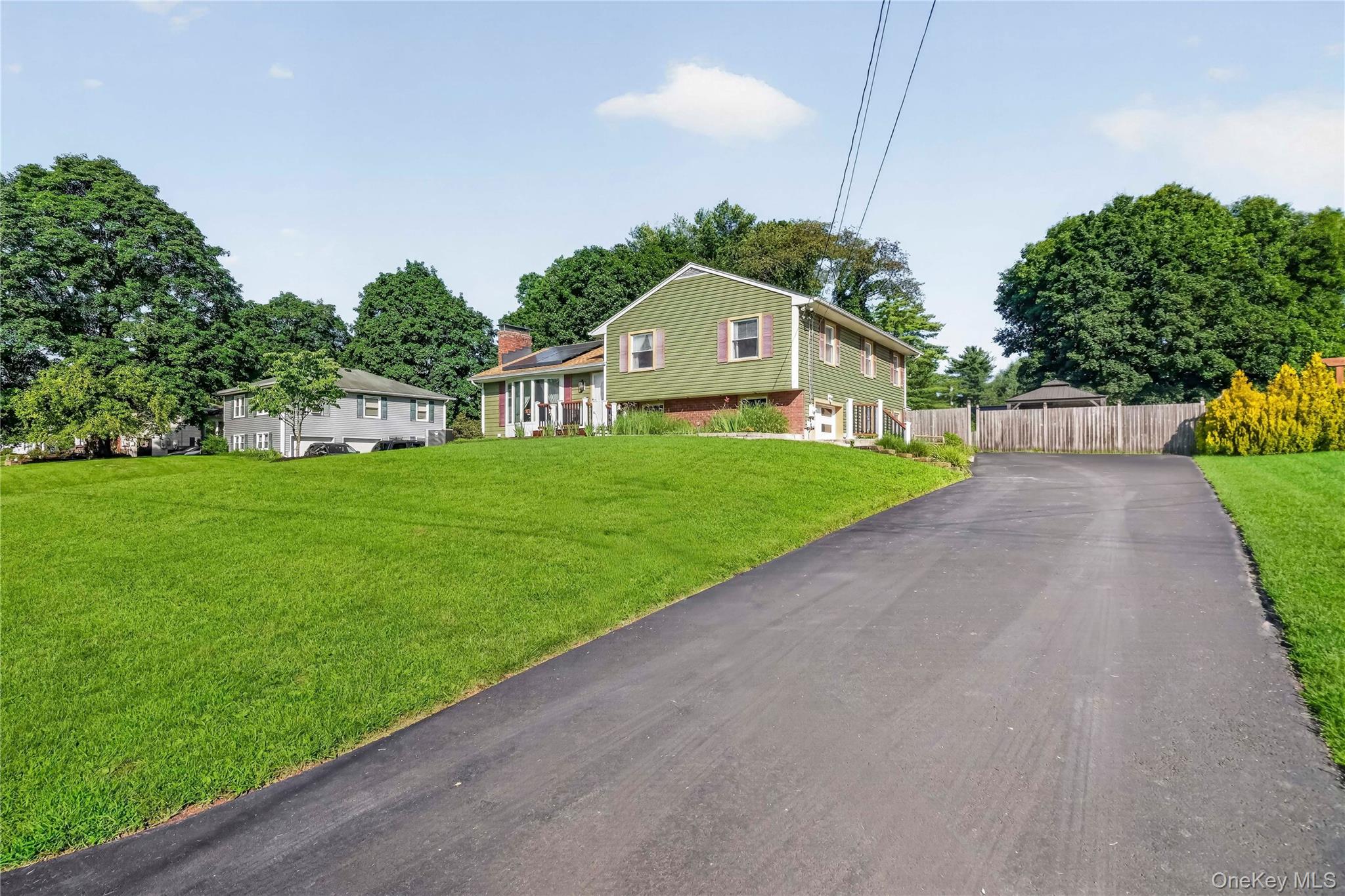 17 N Jackson Drive Property Photo 1