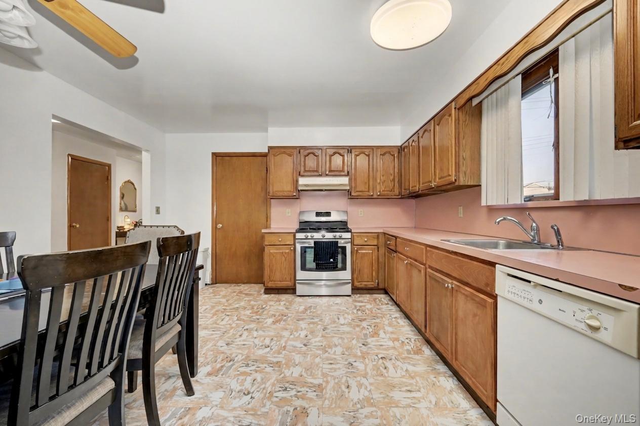 17 Aka 13 Smart Avenue Property Photo 26