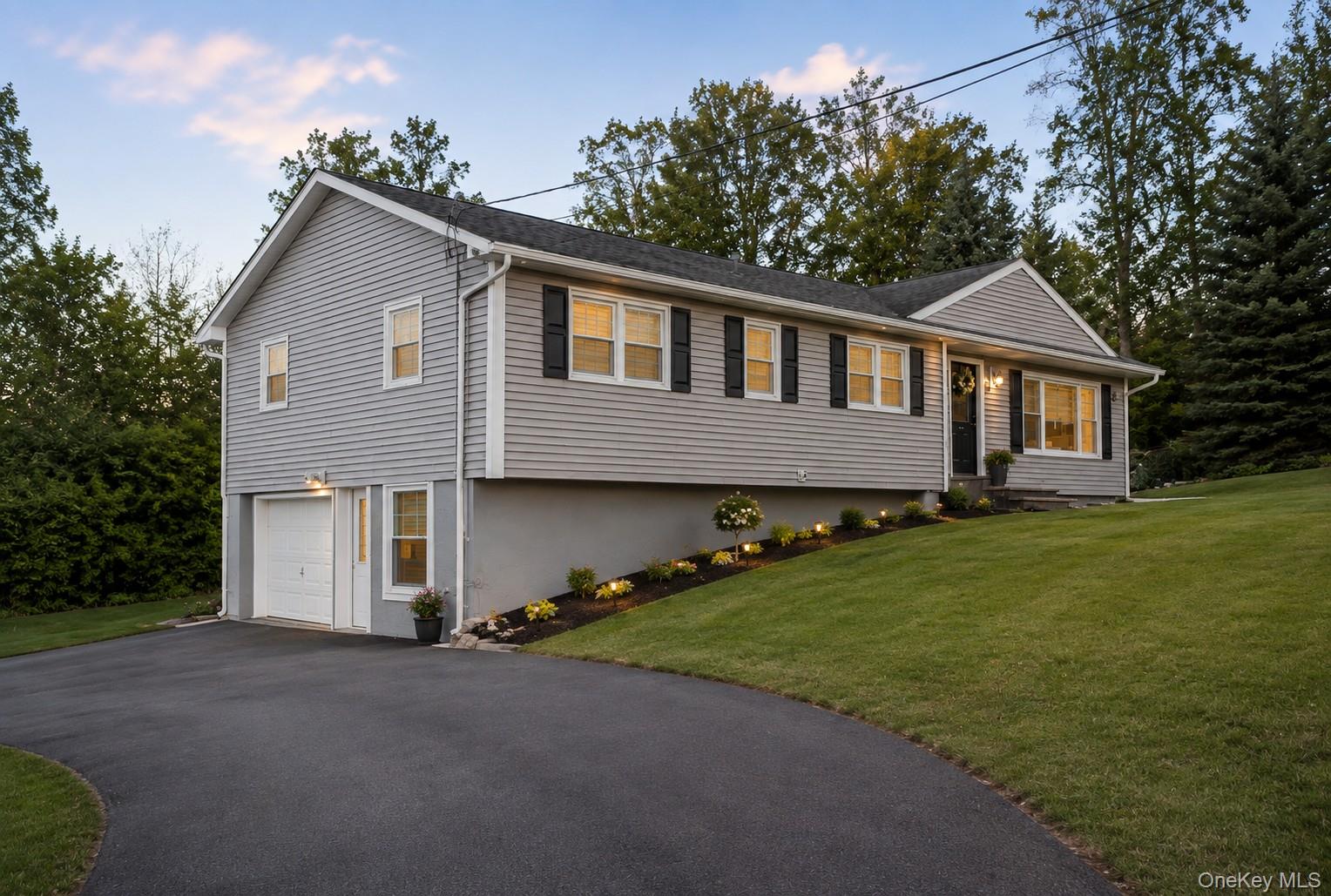 1462 New York Route 17a Property Photo 2
