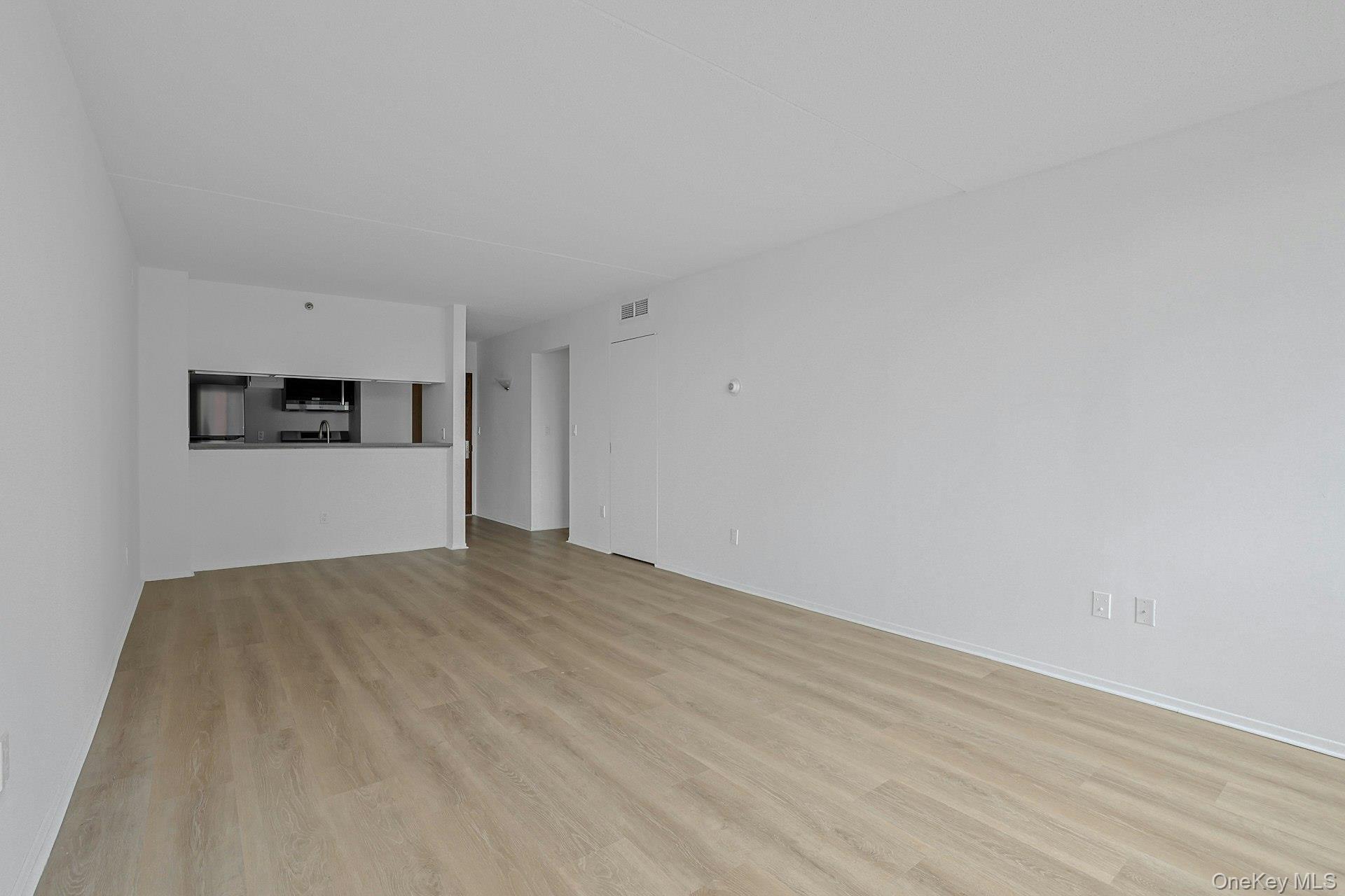 4 Martine Avenue 711 Property Photo 20