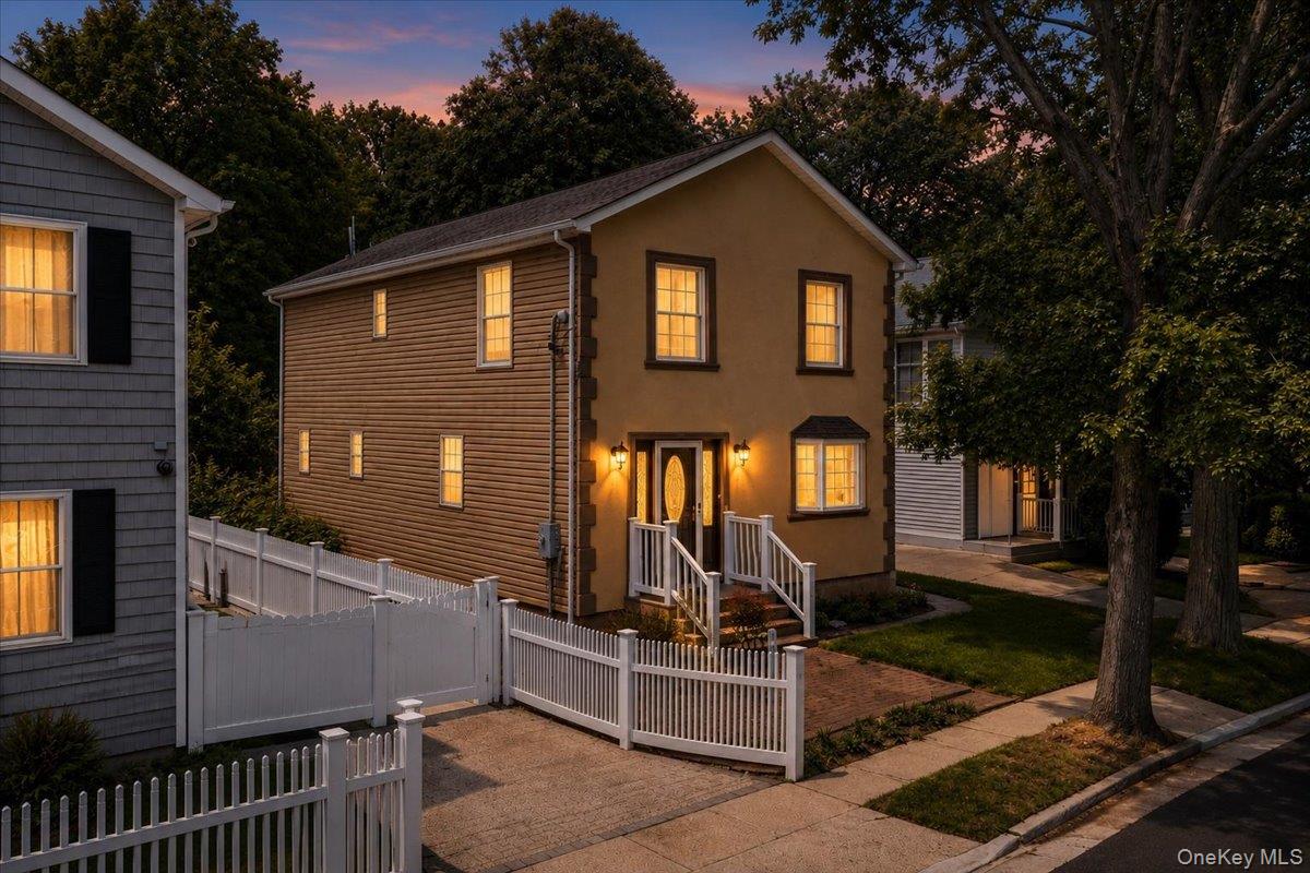 571 Park Avenue Property Photo 1