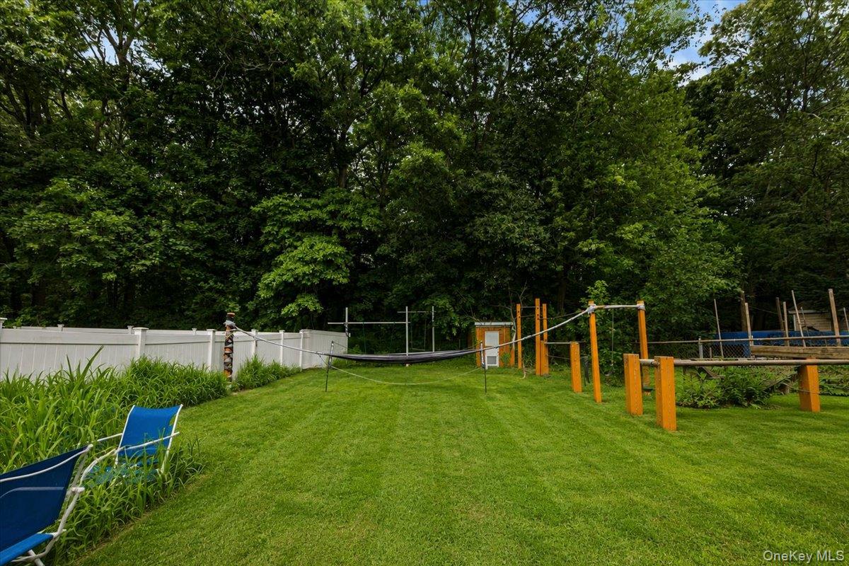 571 Park Avenue Property Photo 7