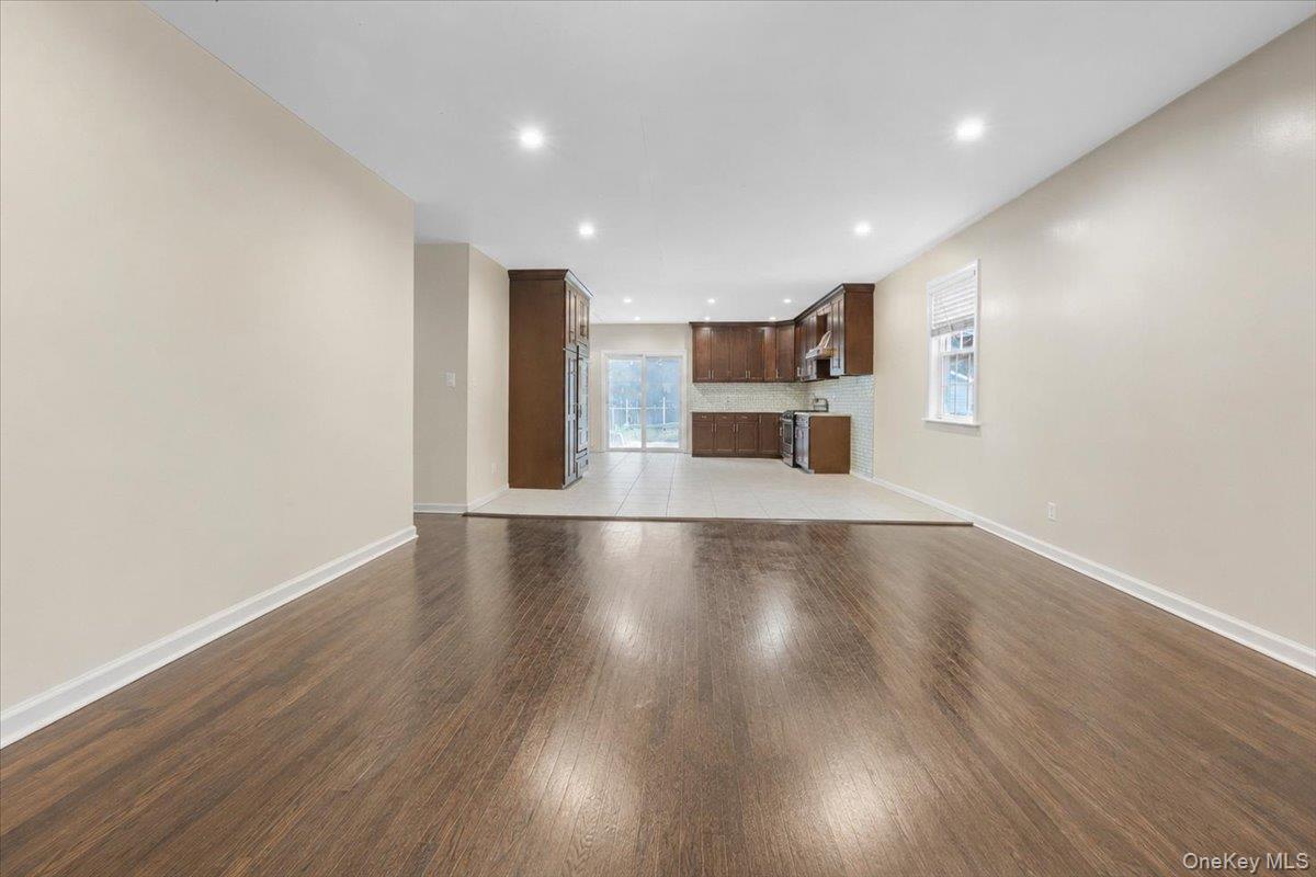 571 Park Avenue Property Photo 9