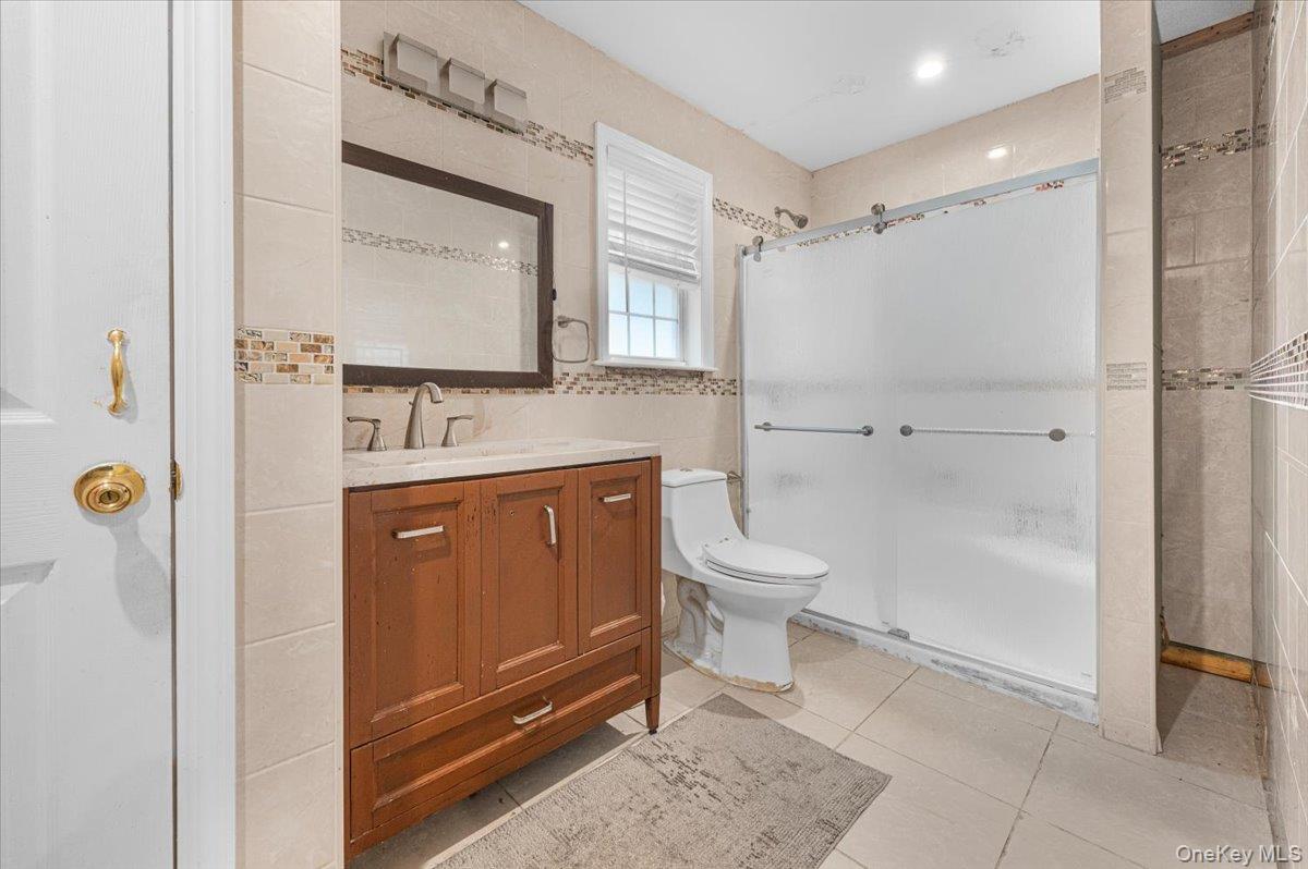 571 Park Avenue Property Photo 11
