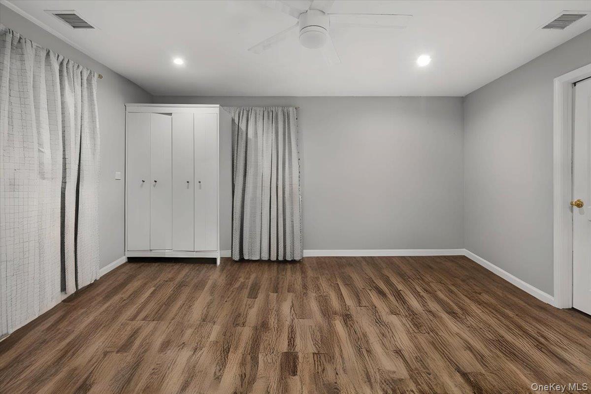 571 Park Avenue Property Photo 16
