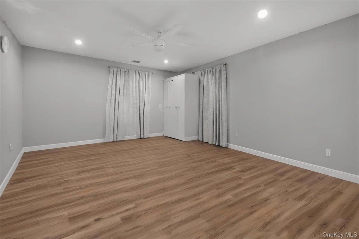 571 Park Avenue Property Photo 17