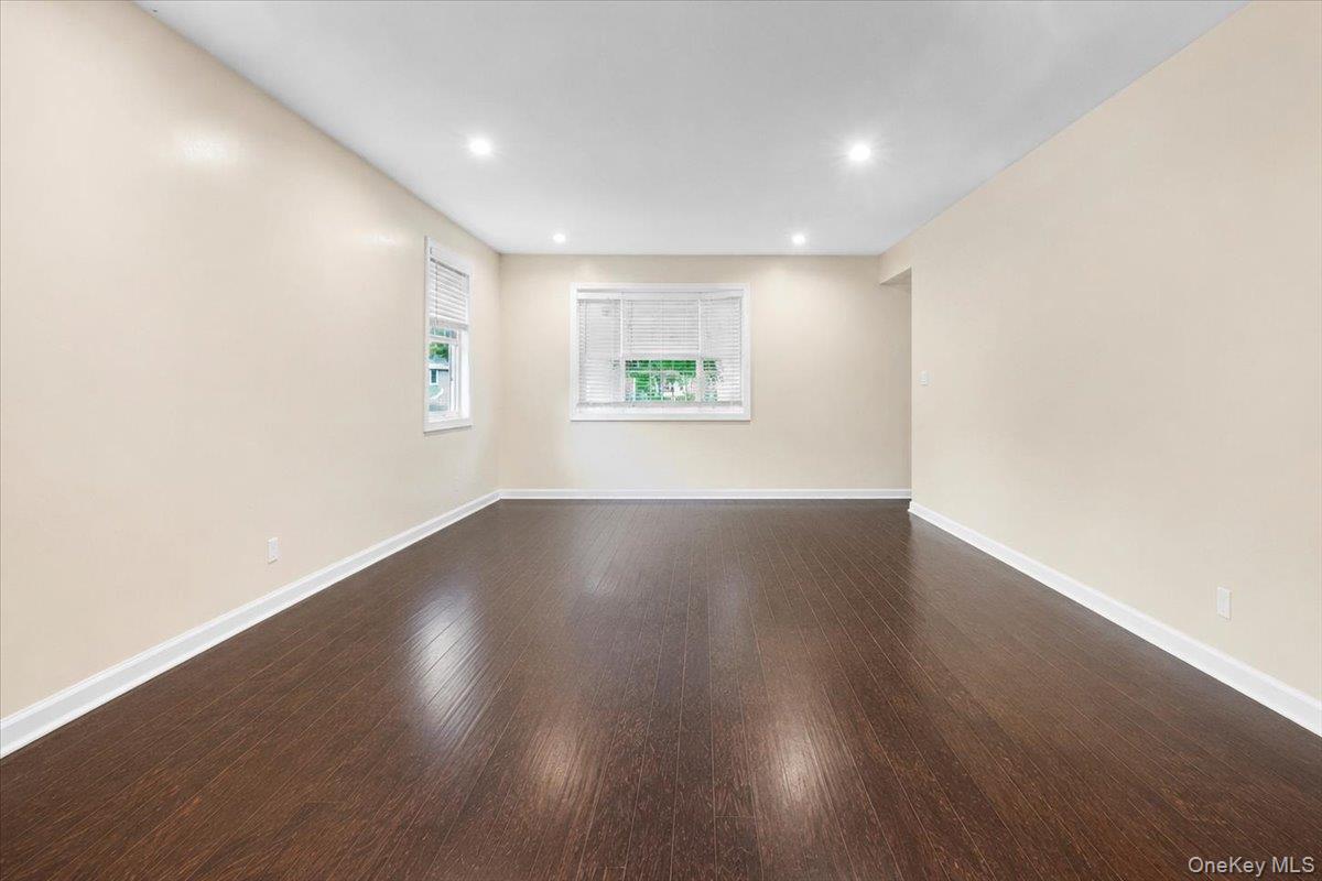 571 Park Avenue Property Photo 18