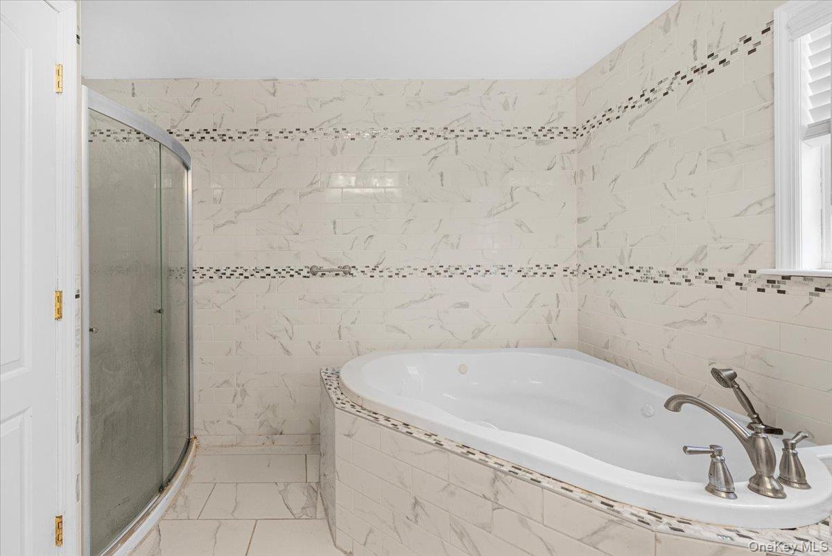 571 Park Avenue Property Photo 20