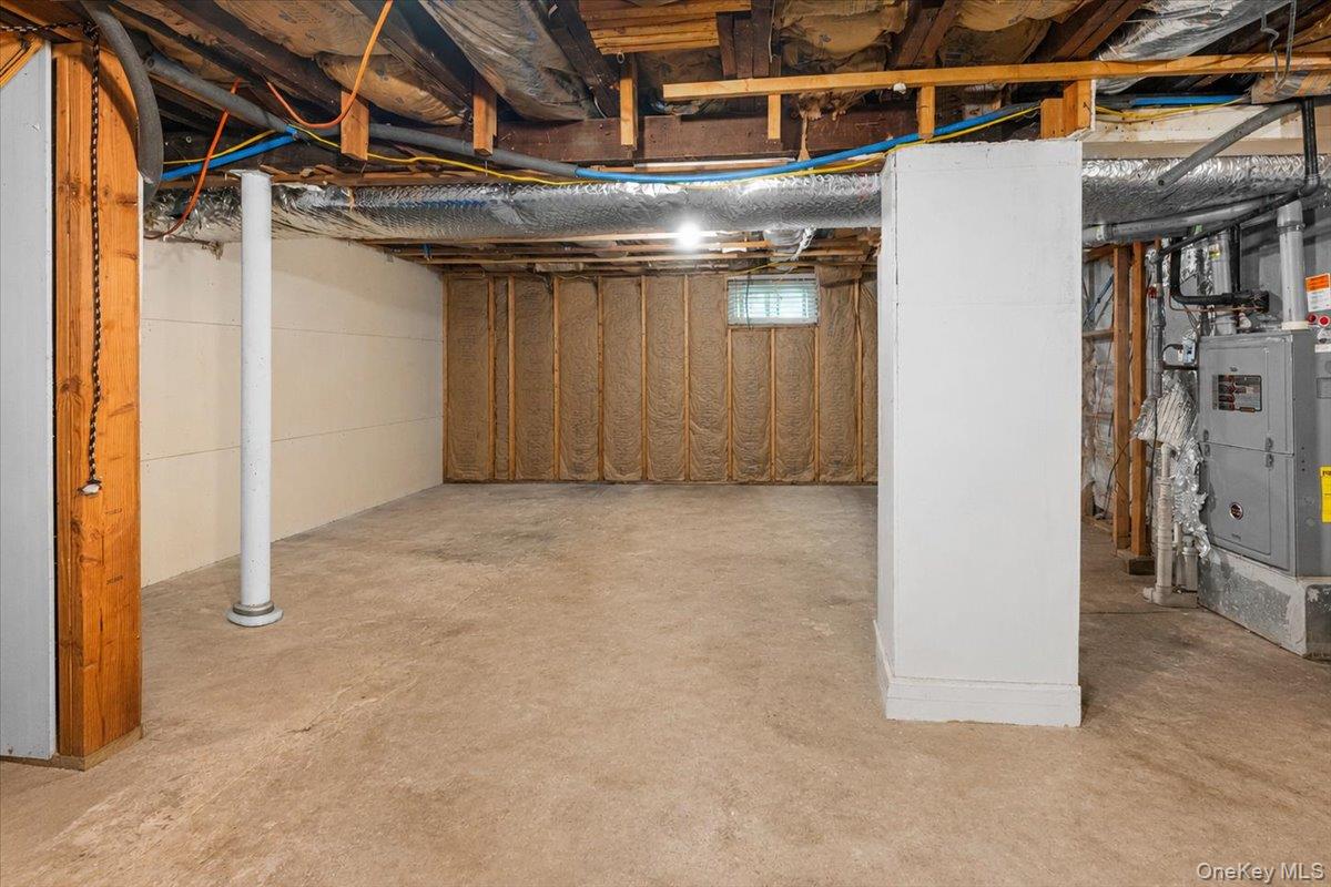 571 Park Avenue Property Photo 23