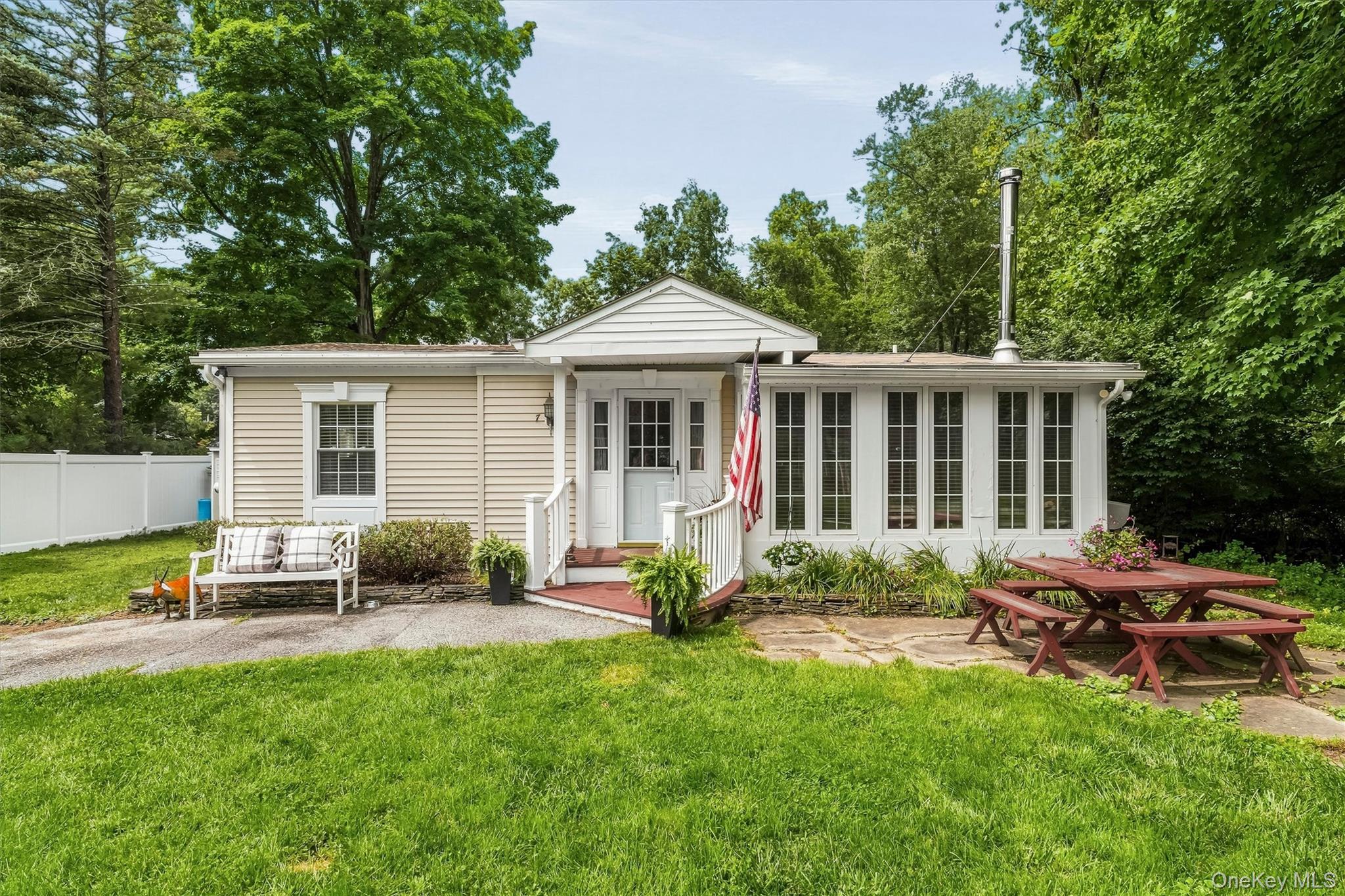 7 Locust Drive Property Photo 1