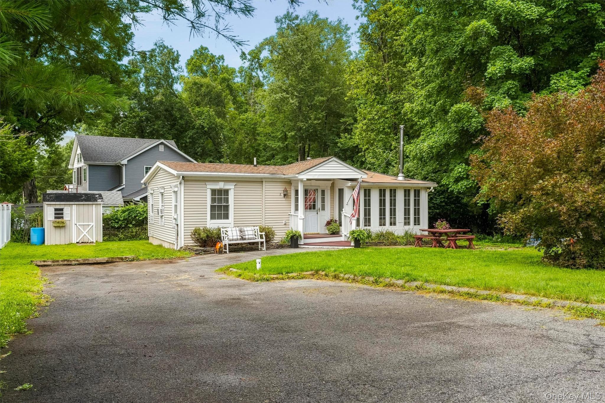 7 Locust Drive Property Photo 2