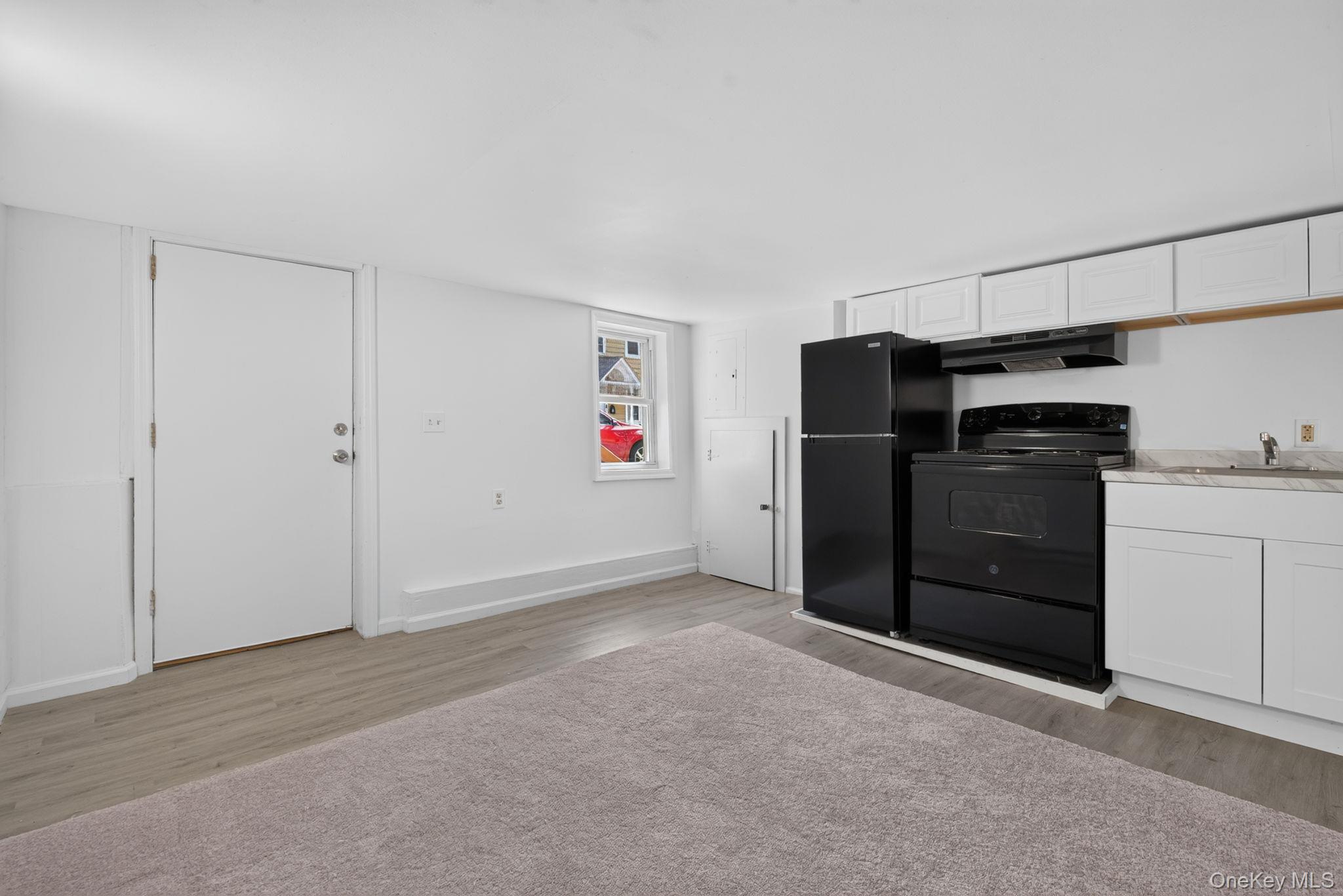 54 Gifford Avenue Property Photo 10