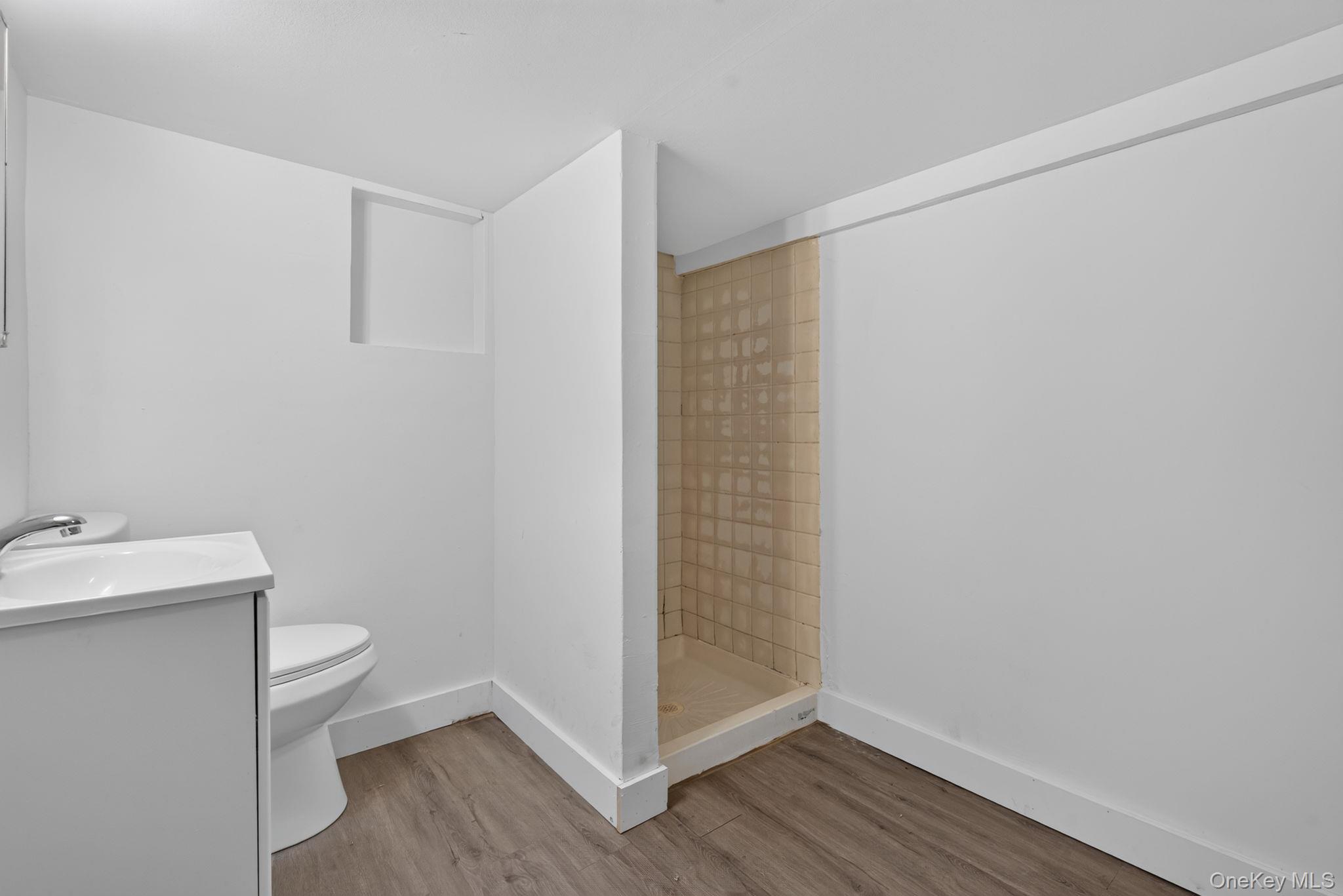 54 Gifford Avenue Property Photo 12