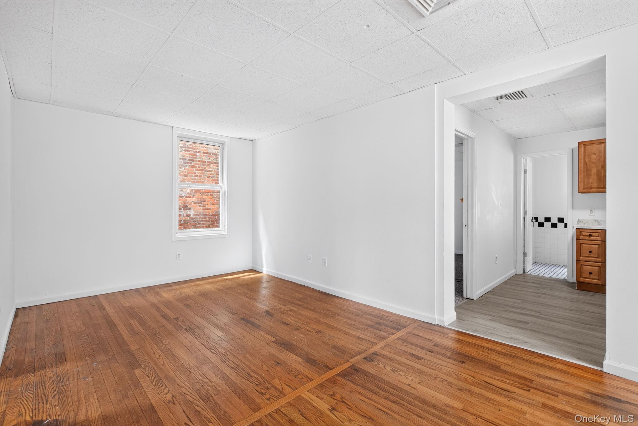 54 Gifford Avenue Property Photo 17