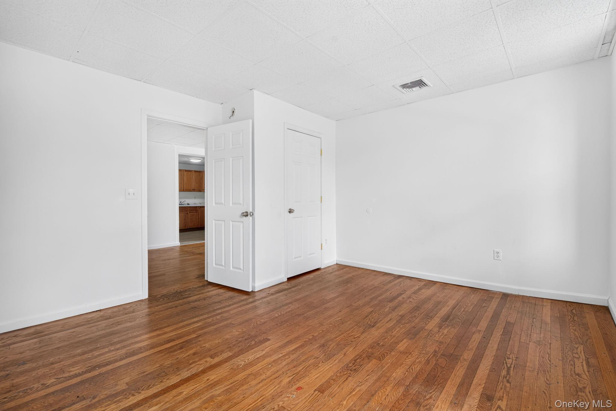 54 Gifford Avenue Property Photo 23