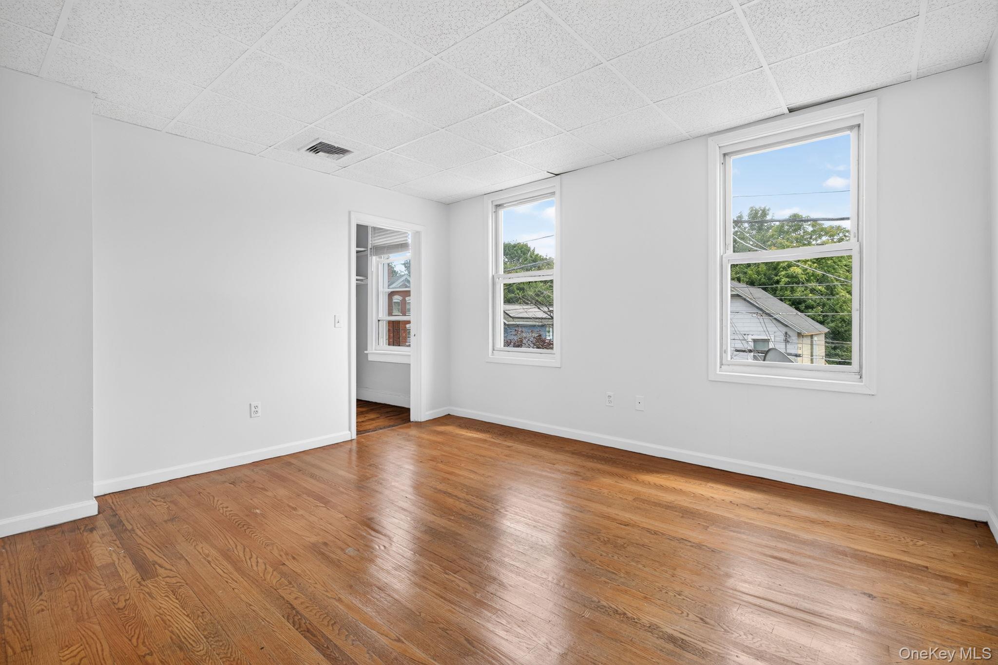54 Gifford Avenue Property Photo 33