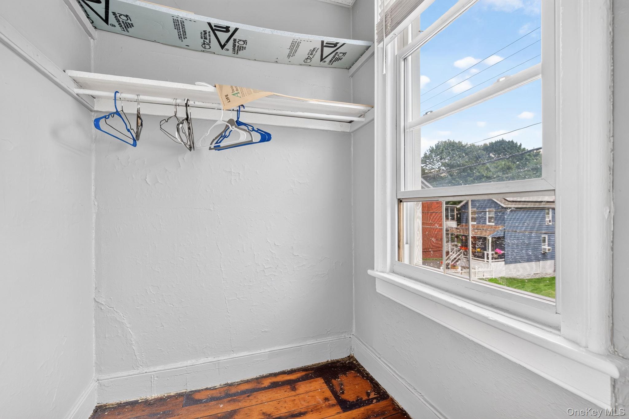54 Gifford Avenue Property Photo 34