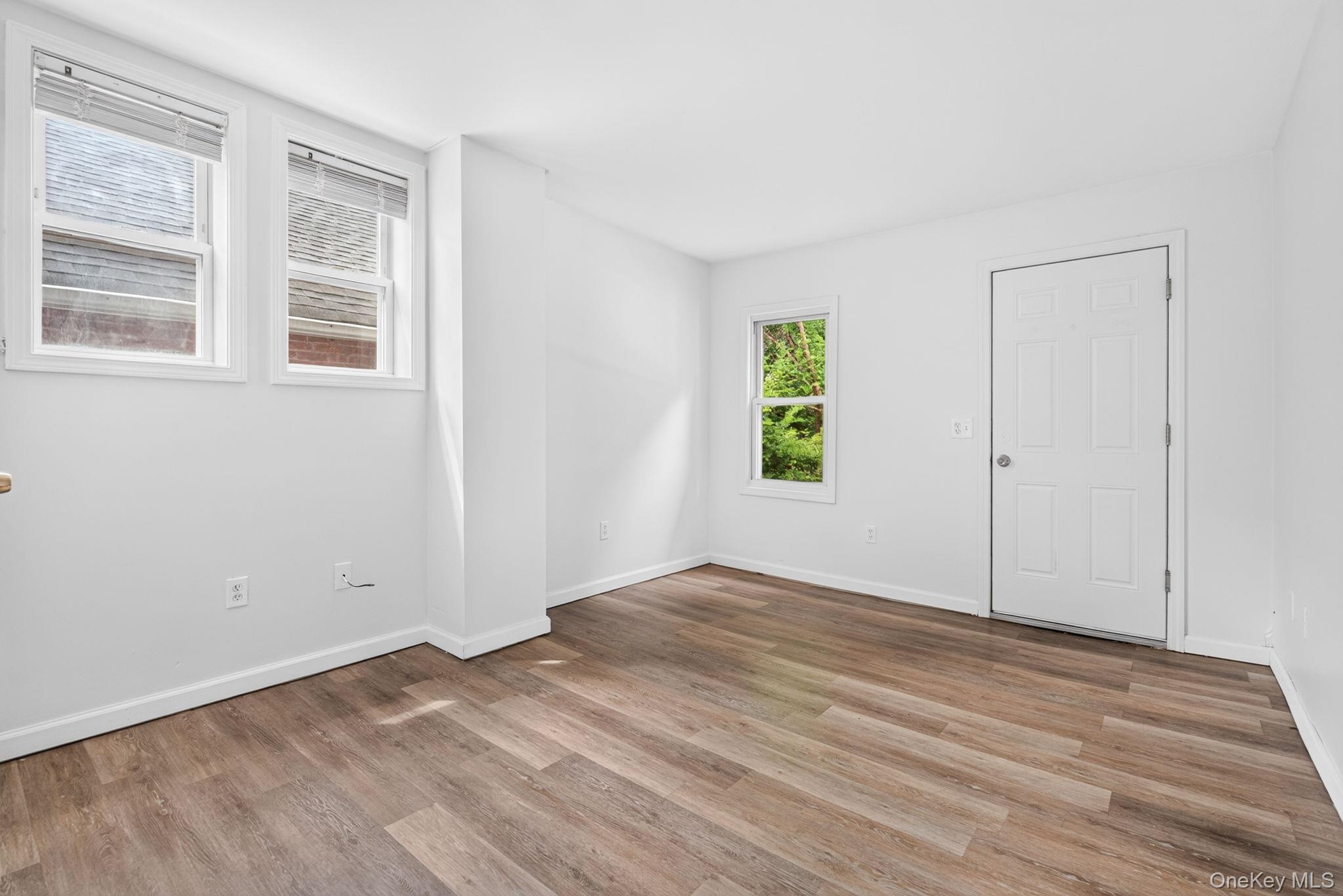54 Gifford Avenue Property Photo 36