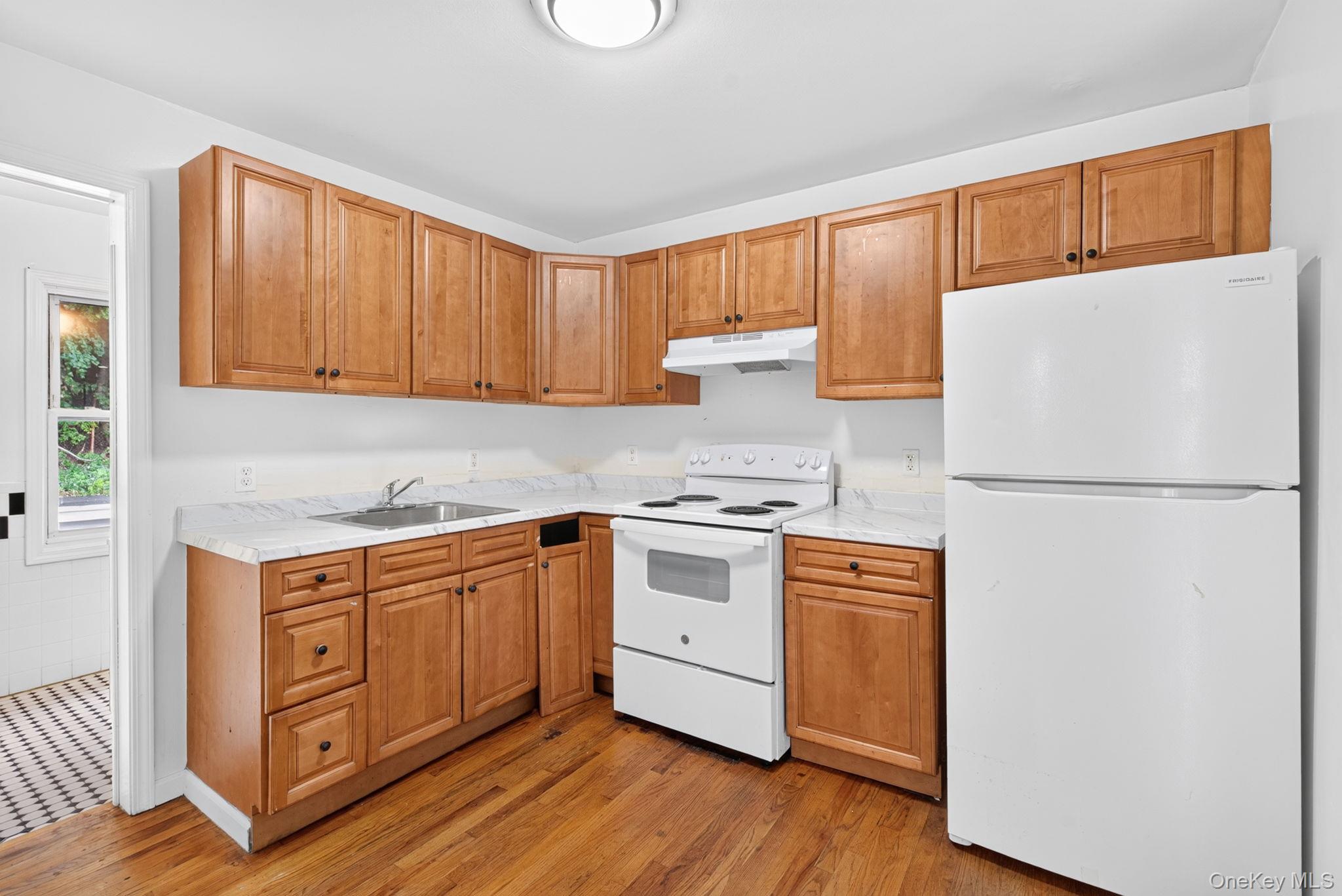 54 Gifford Avenue Property Photo 37