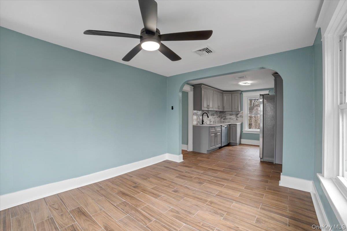 143 Chatterton Parkway 2nd Floor Property Photo 5