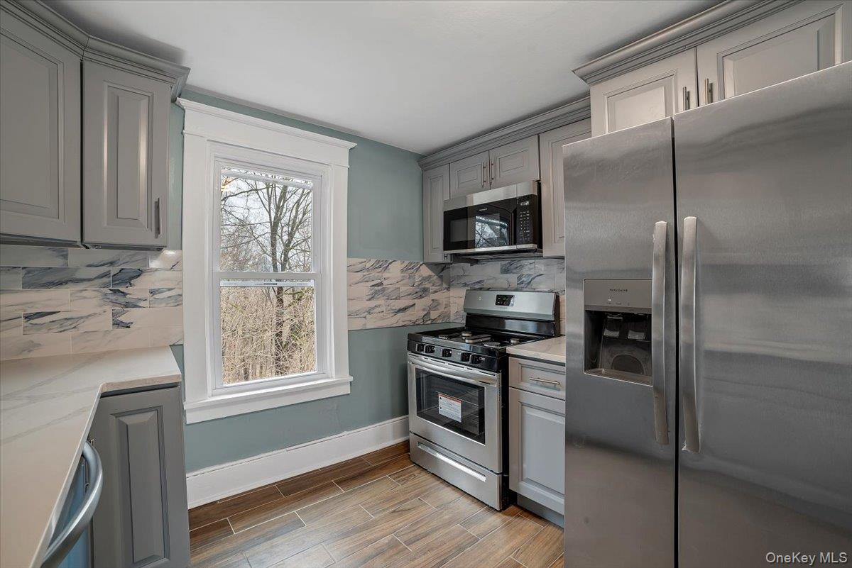 143 Chatterton Parkway 2nd Floor Property Photo 7