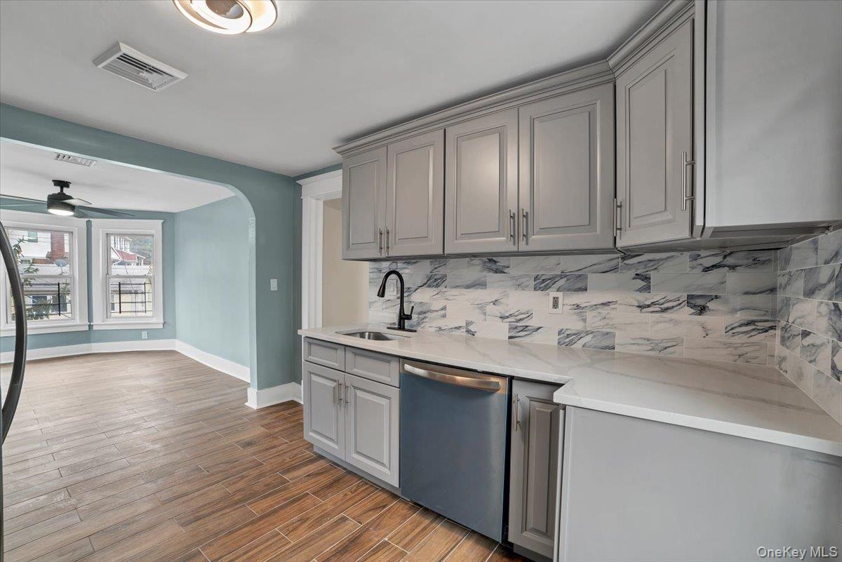 143 Chatterton Parkway 2nd Floor Property Photo 8