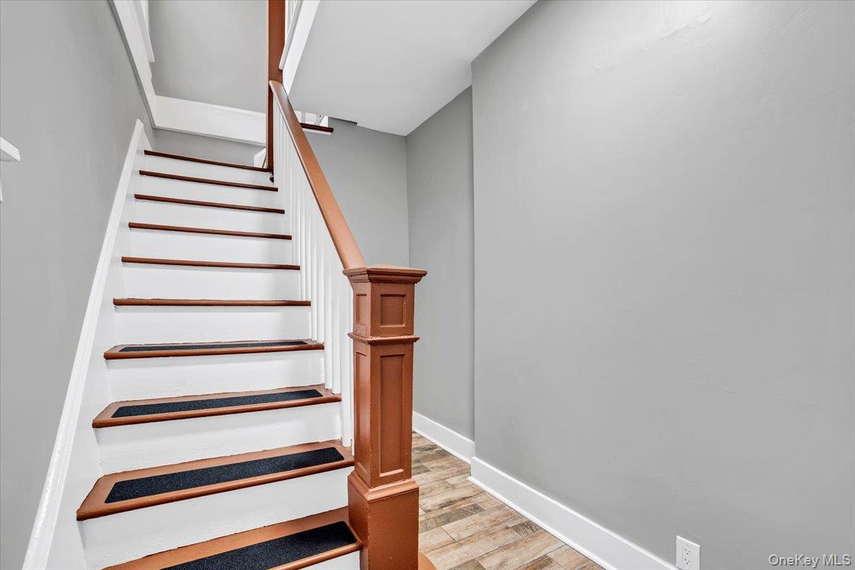143 Chatterton Parkway 2nd Floor Property Photo 13