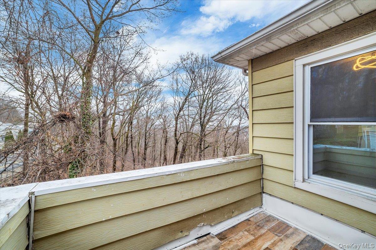 143 Chatterton Parkway 2nd Floor Property Photo 14