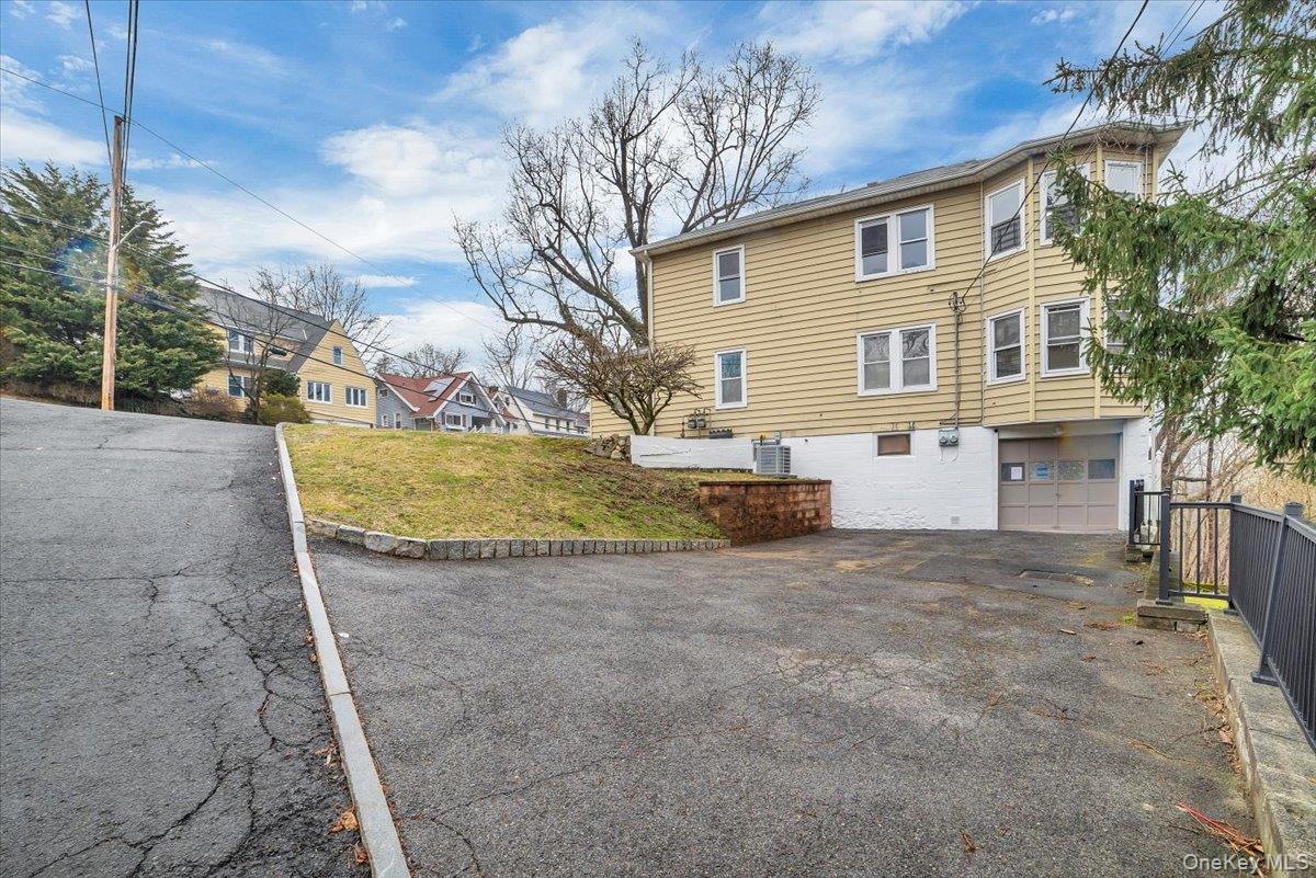 143 Chatterton Parkway 2nd Floor Property Photo 16