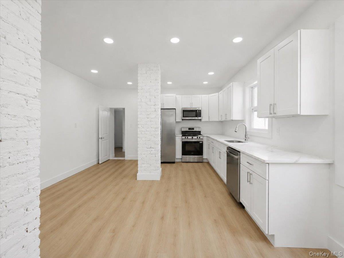 3038 Tiemann Avenue Property Photo 12