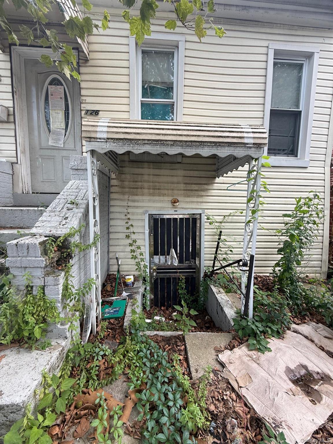 126 Crystal Street Property Photo 1