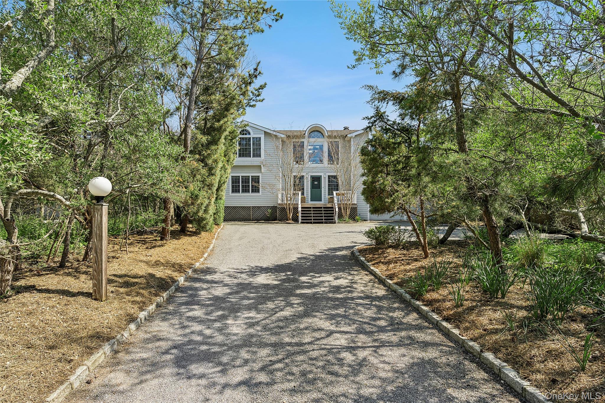 405 Dune Road Property Photo 2