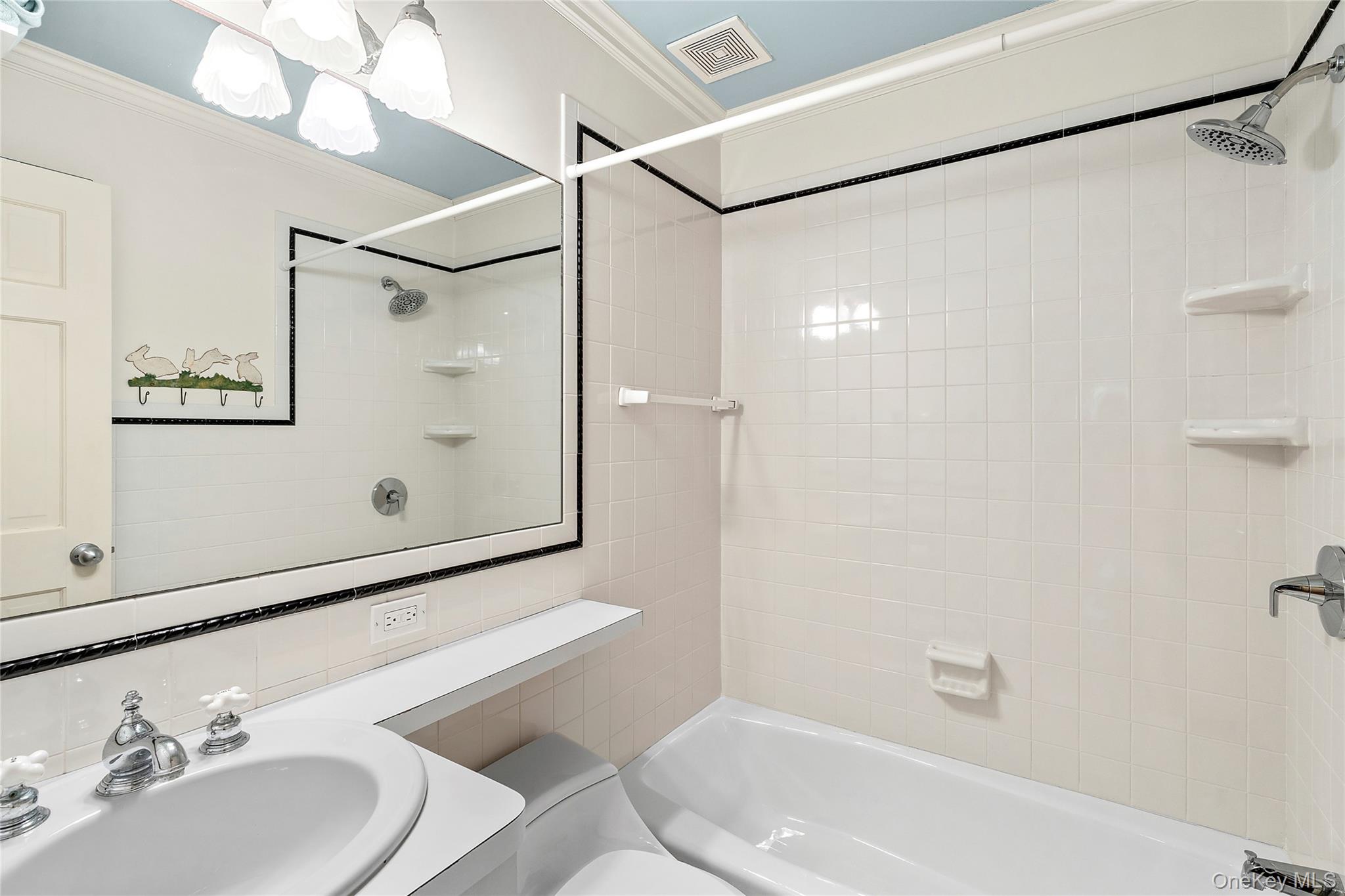 405 Dune Road Property Photo 16