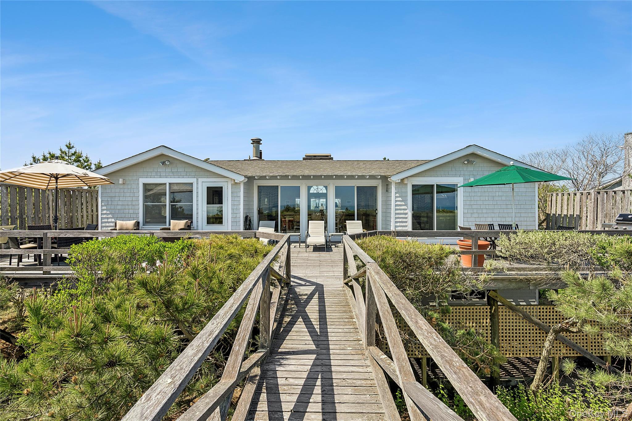 405 Dune Road Property Photo 18