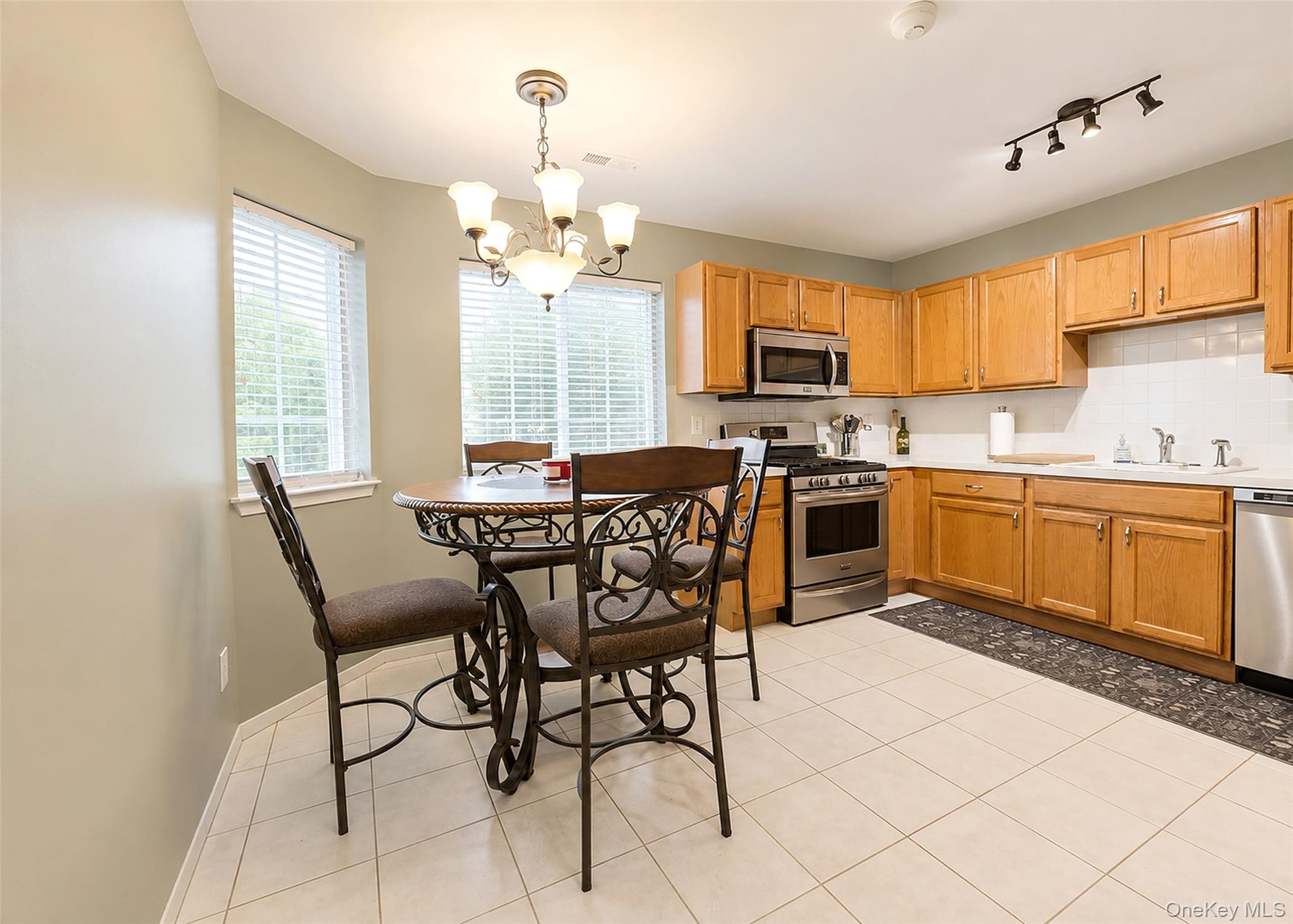 333 Prairie Court Property Photo 4
