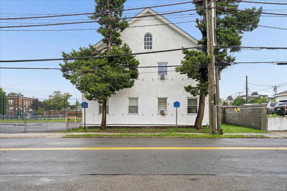 115 N Barry Avenue Property Photo 2