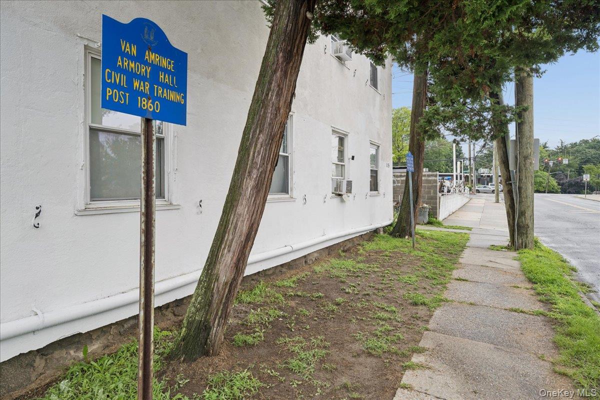 115 N Barry Avenue Property Photo 4