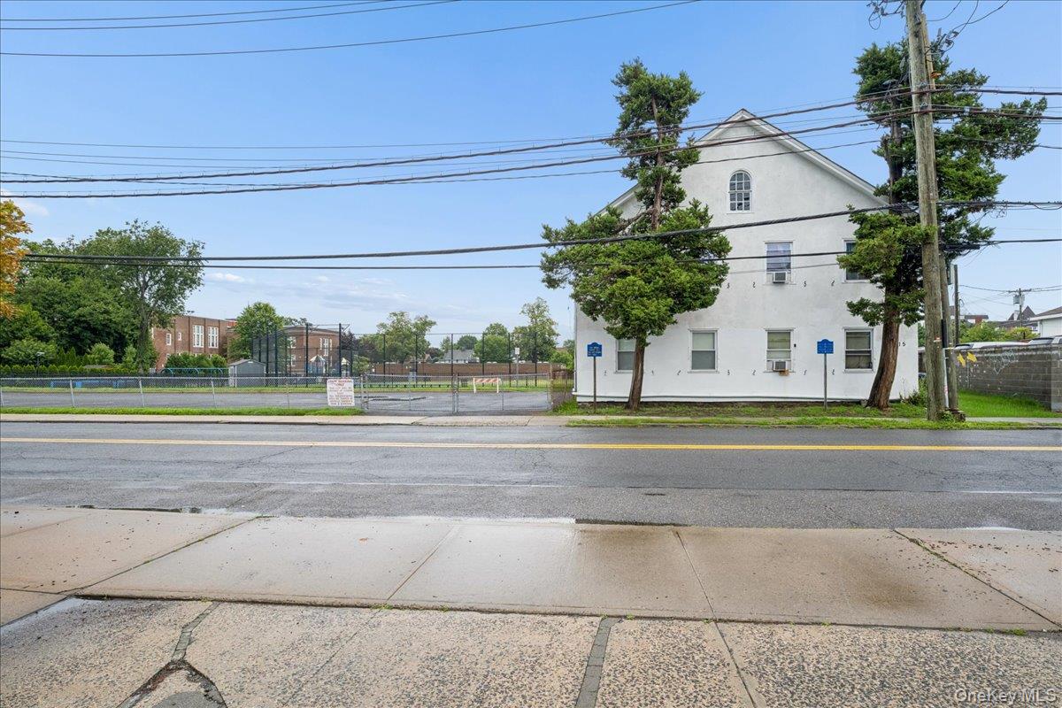 115 N Barry Avenue Property Photo 7