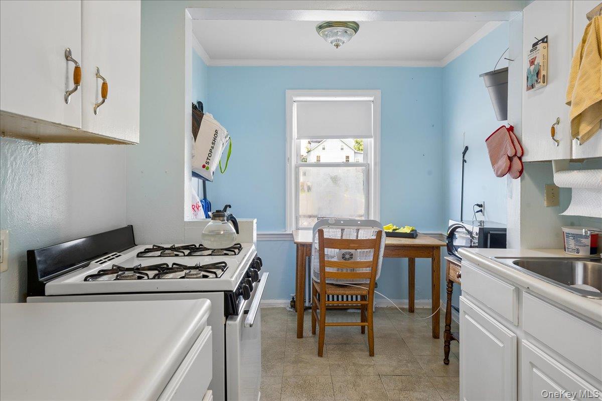 115 N Barry Avenue Property Photo 10