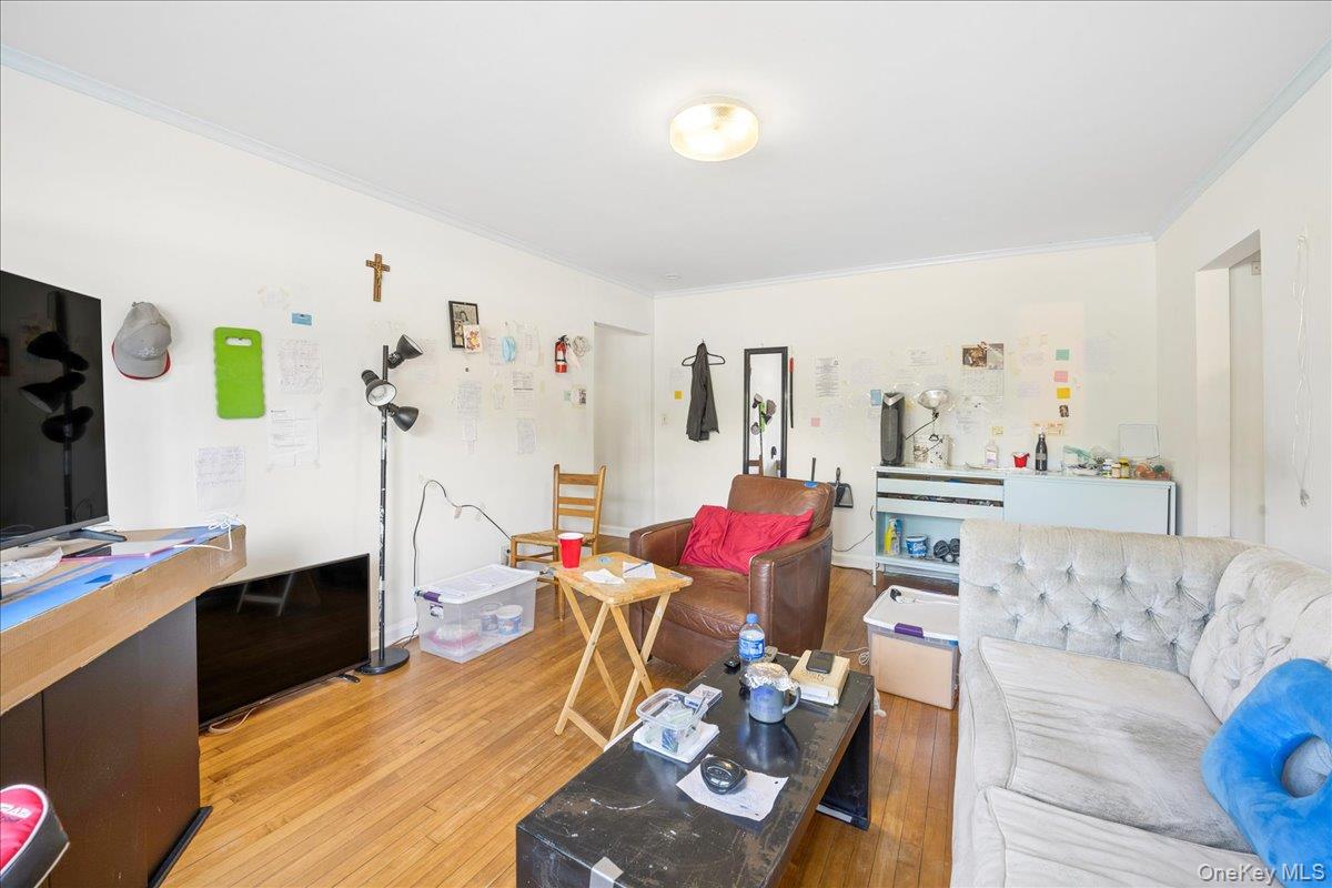 115 N Barry Avenue Property Photo 18