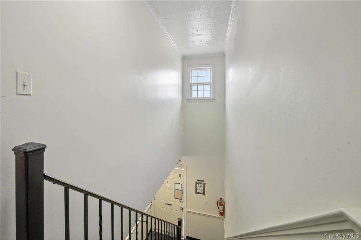 115 N Barry Avenue Property Photo 27
