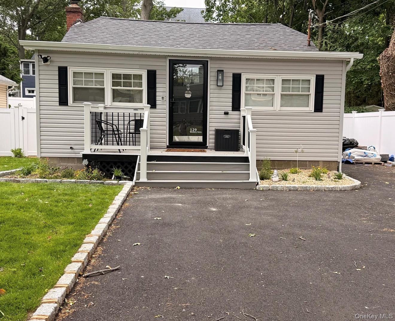 129 Westbury Drive Property Photo 2