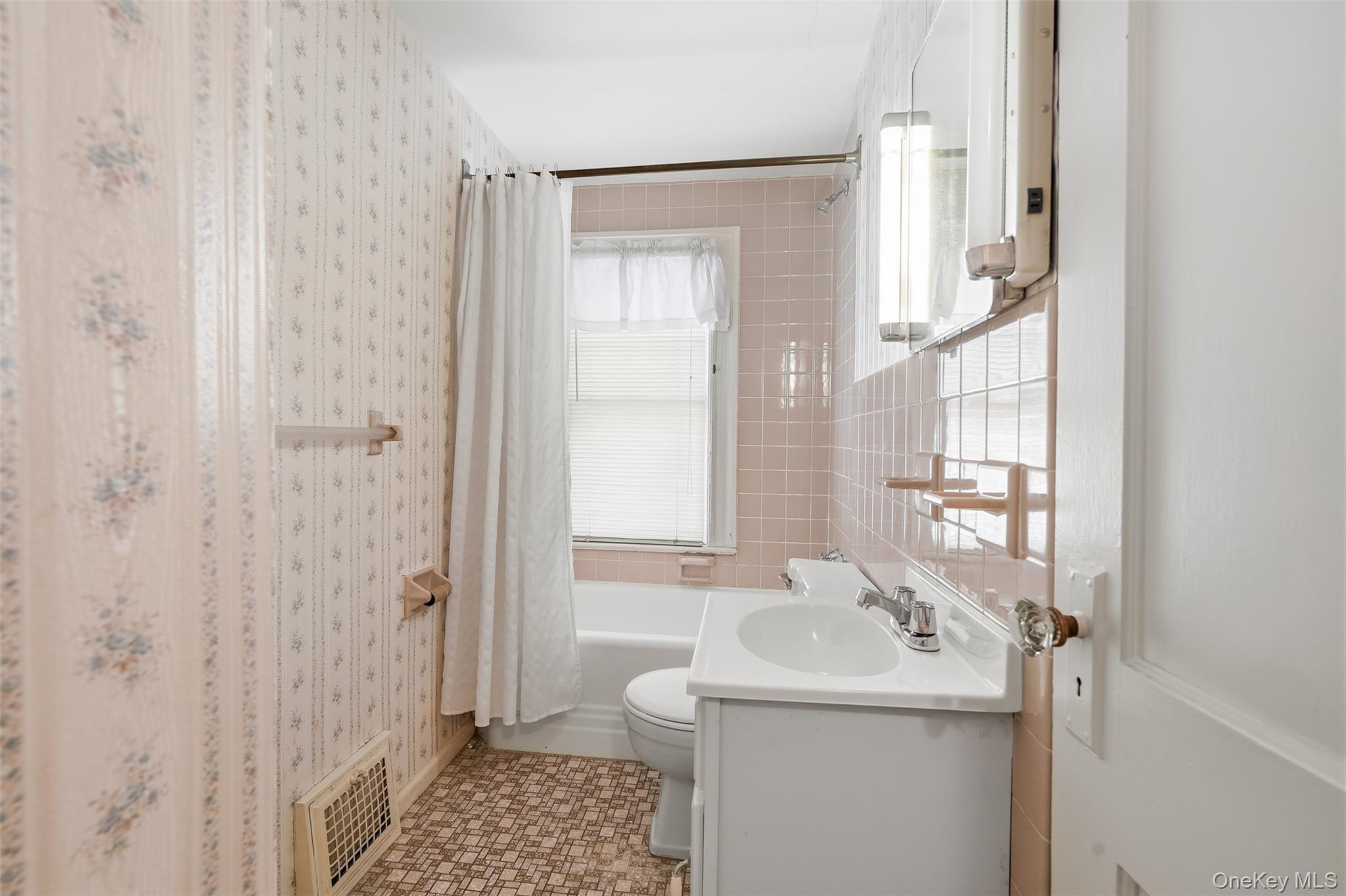 215 Demorest Avenue Property Photo 30