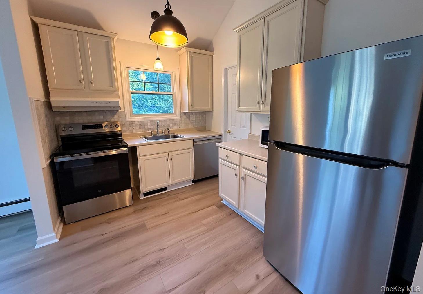 22 William Penn Drive Property Photo 12