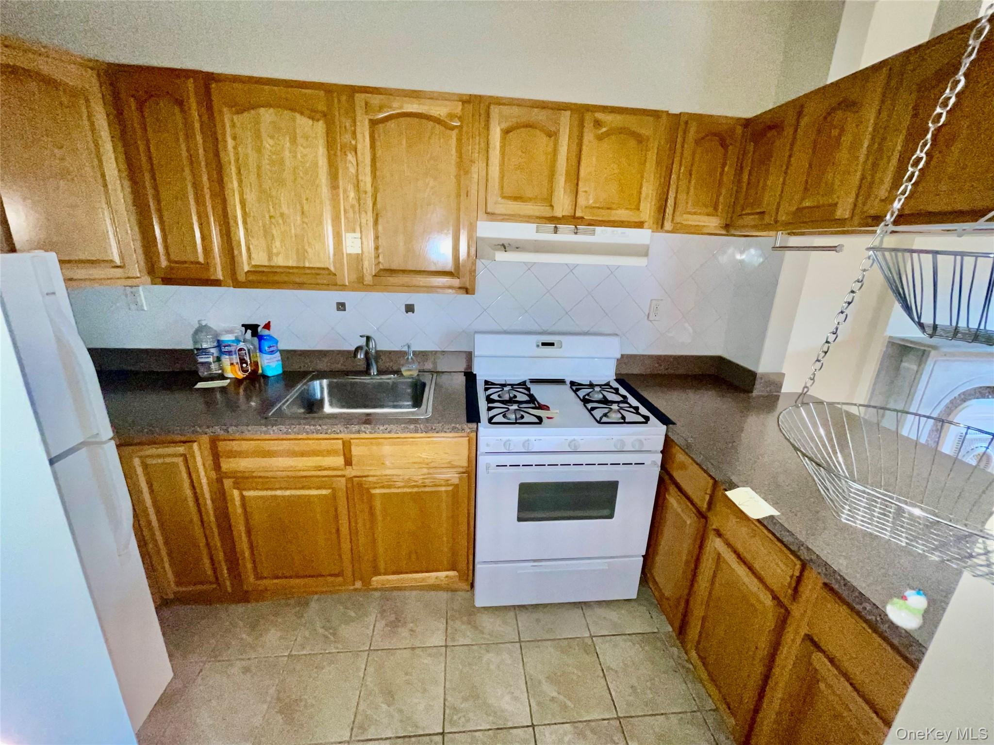 25 E 126th Street Property Photo 5