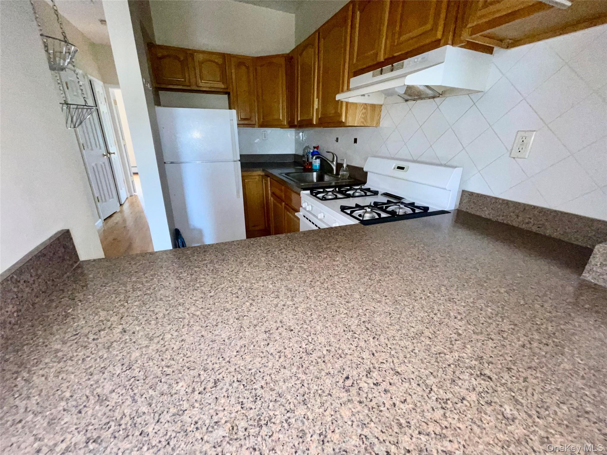 25 E 126th Street Property Photo 7