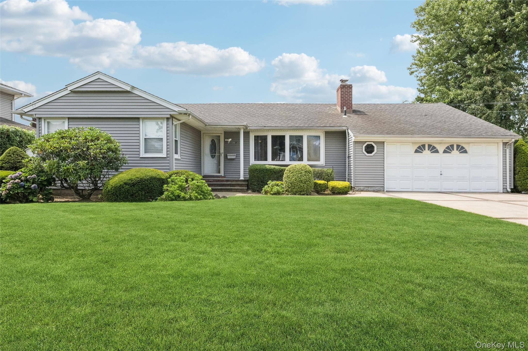 279 E Shore Drive Property Photo 1