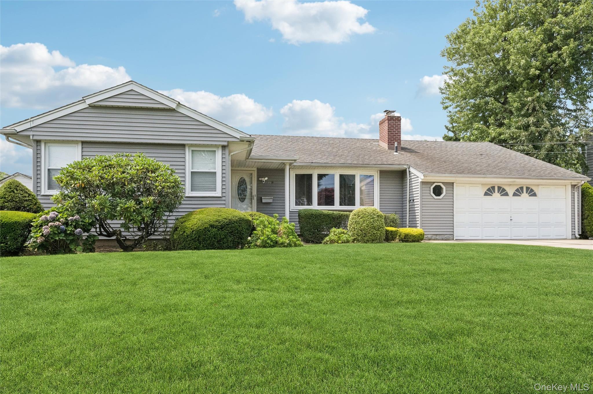 279 E Shore Drive Property Photo 4